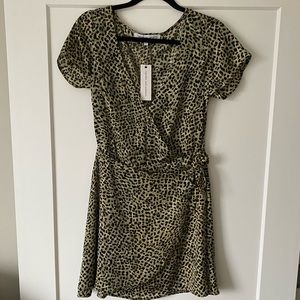 Cupcakes and Cashmere Dress Size Small